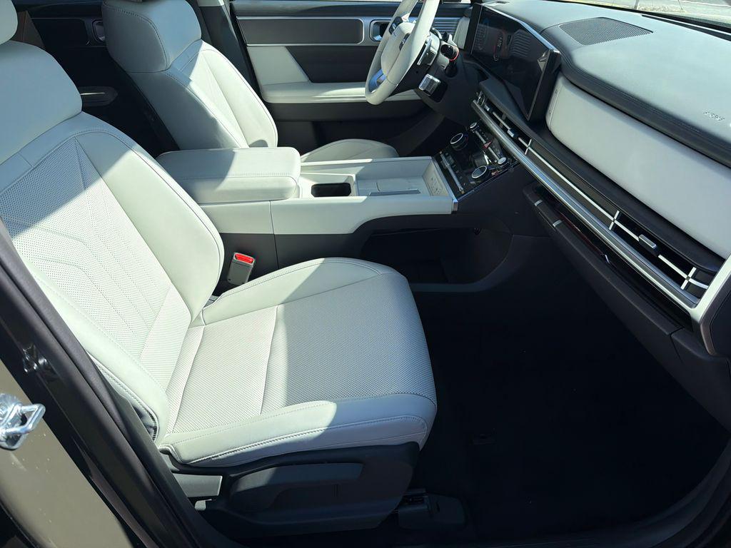 New 2026 Green HYUNDAI SEL FWD image 14