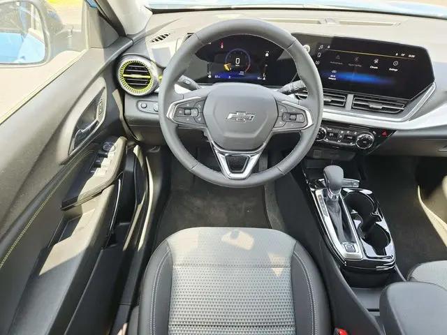 2026 Chevrolet Trax FWD LT