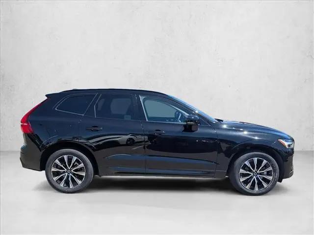 2024 Volvo XC60 B5 Core Dark Theme