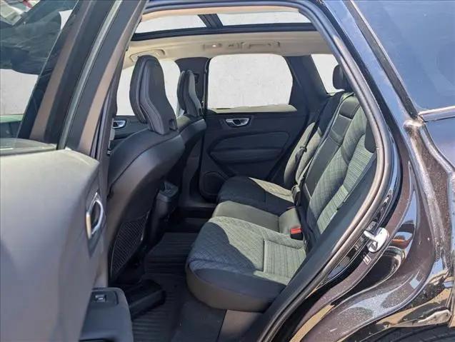 2024 Volvo XC60 B5 Core Dark Theme