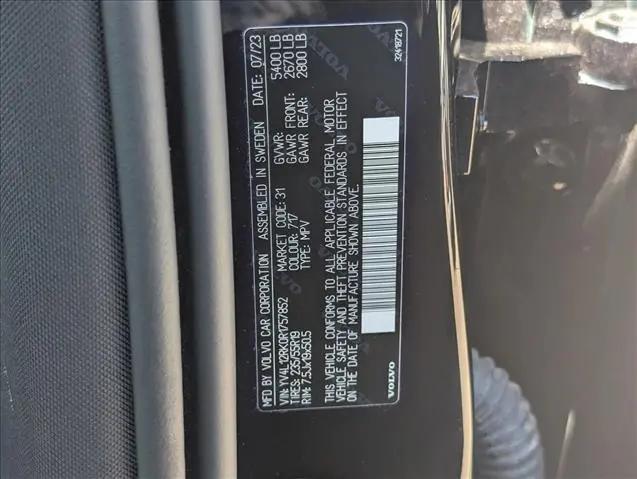 2024 Volvo XC60 B5 Core Dark Theme