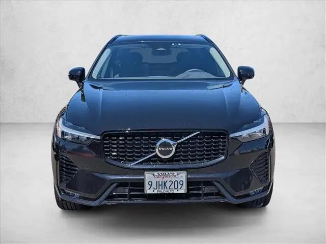 2024 Volvo XC60 B5 Core Dark Theme