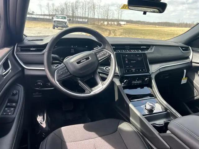 2026 Jeep Grand Cherokee Altitude 4x4