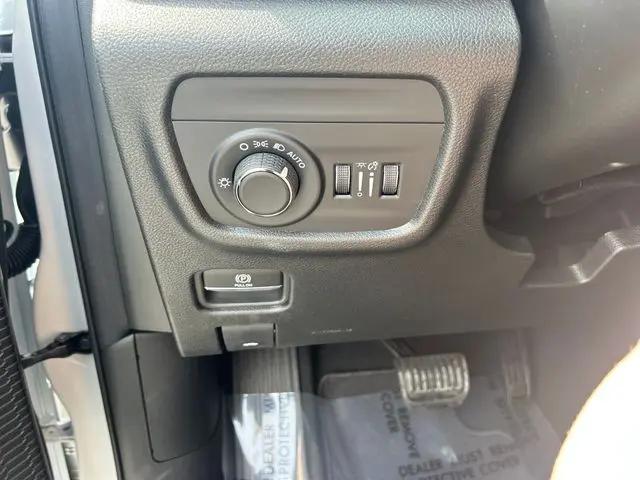 2026 Jeep Grand Cherokee Altitude 4x4