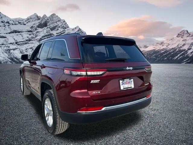 2026 Jeep Grand Cherokee Laredo 4x4