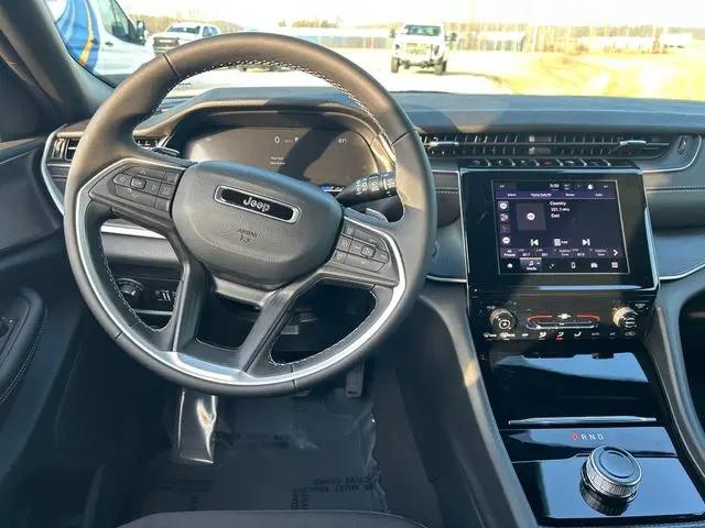 2026 Jeep Grand Cherokee Laredo 4x4
