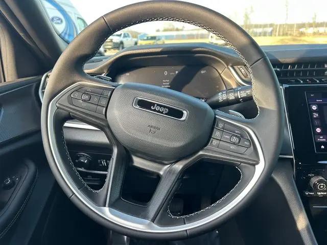 2026 Jeep Grand Cherokee Laredo 4x4