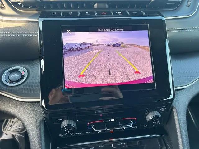 2026 Jeep Grand Cherokee Laredo 4x4