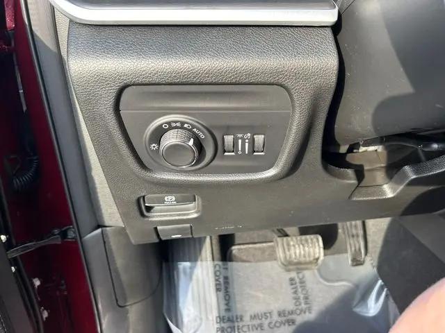 2026 Jeep Grand Cherokee Laredo 4x4