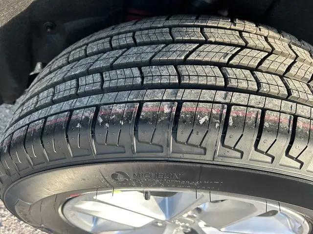 2026 Jeep Grand Cherokee Laredo 4x4