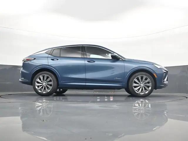 2026 Buick NV Avenir FWD