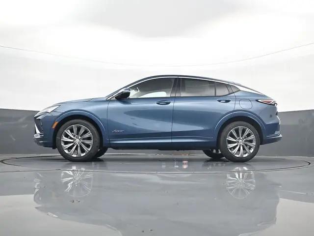 2026 Buick NV Avenir FWD