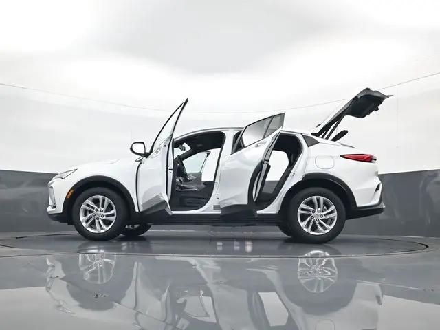 2026 Buick NV Preferred FWD