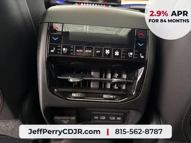 2026 Jeep Grand Cherokee L Summit 4x4