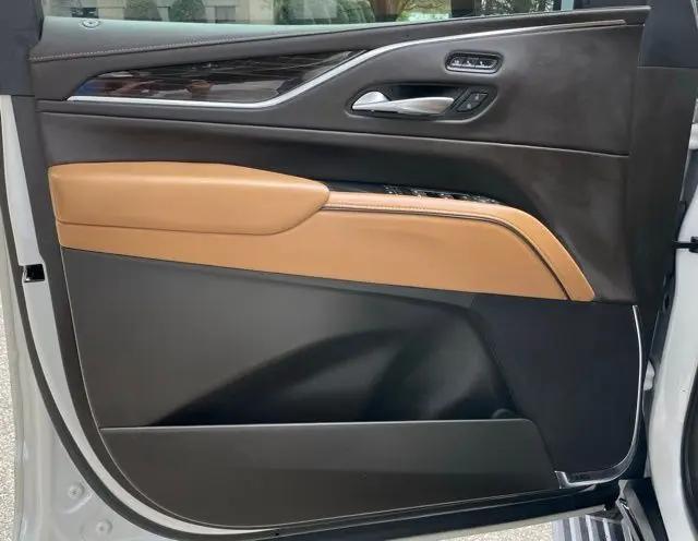 2022 Cadillac Escalade ESV 4WD Sport