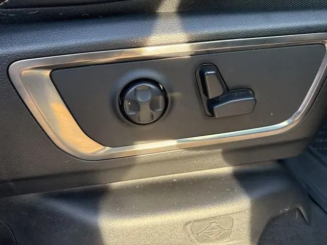 2019 Ram 1500 Limited Crew Cab 4x4 57 Box