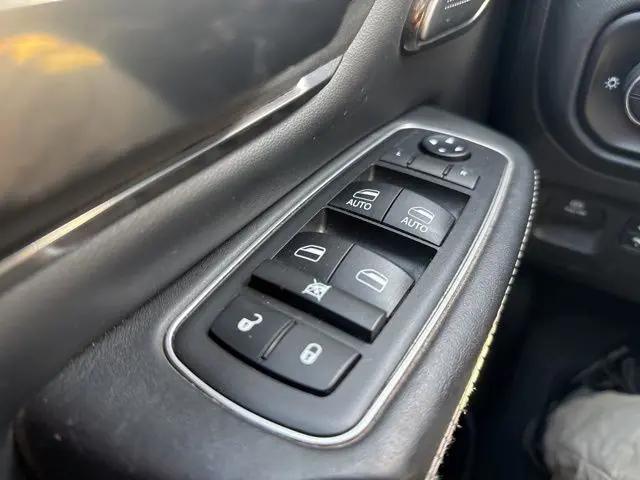 2019 Ram 1500 Limited Crew Cab 4x4 57 Box