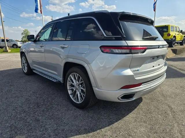 2023 Jeep Grand Cherokee Summit