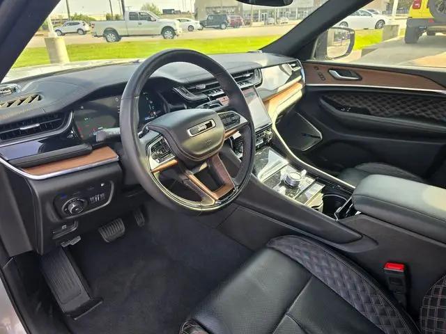 2023 Jeep Grand Cherokee Summit