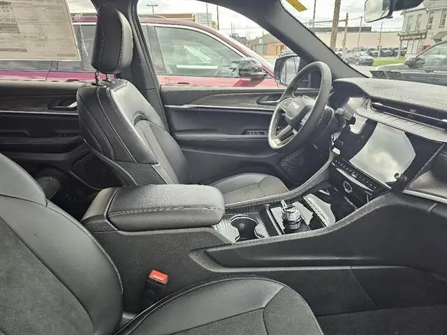 2026 Jeep Grand Cherokee L Altitude 4x4