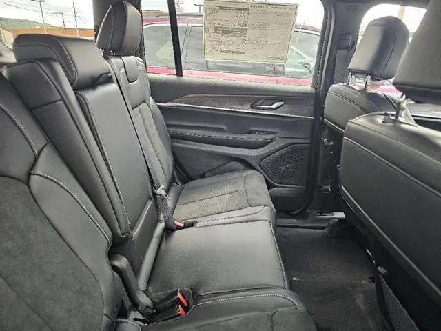 2026 Jeep Grand Cherokee L Altitude 4x4