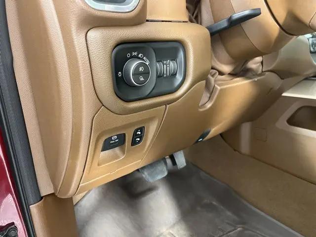 2019 Ram 1500 Laramie Crew Cab 4x4 5'7" Box