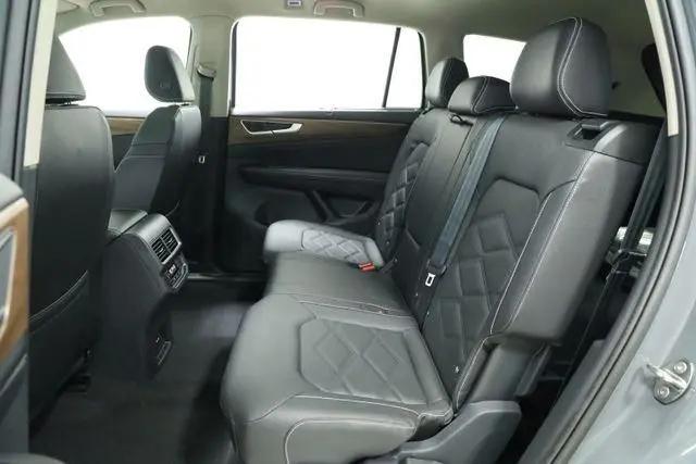 2026 Volkswagen Atlas SE with Technology