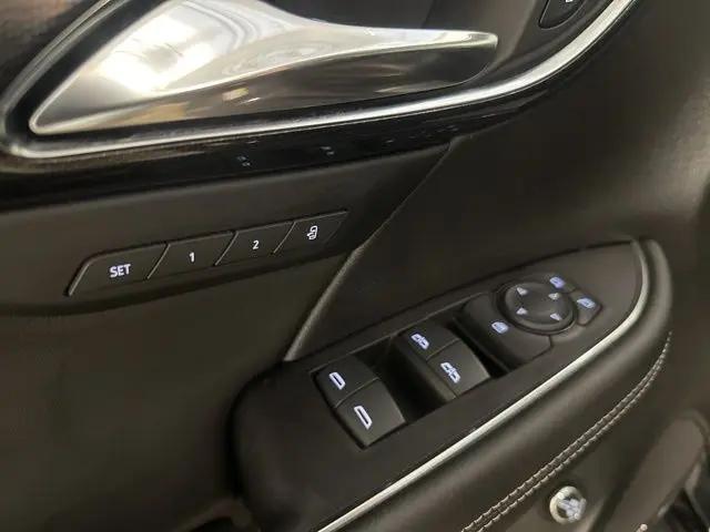 2023 Buick Envision Essence AWD