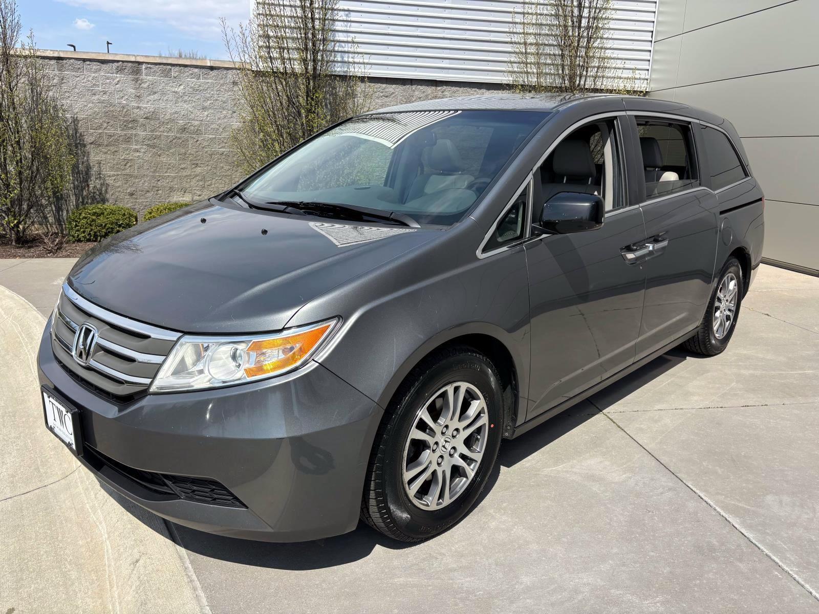 Gray 2011 Honda Odyssey EX-L FWD Minivan Front-Wheel Drive 5-Speed Automatic