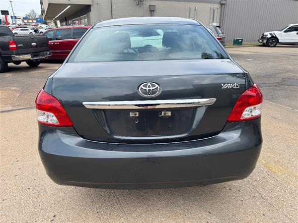 2012 Toyota Yaris Unknown