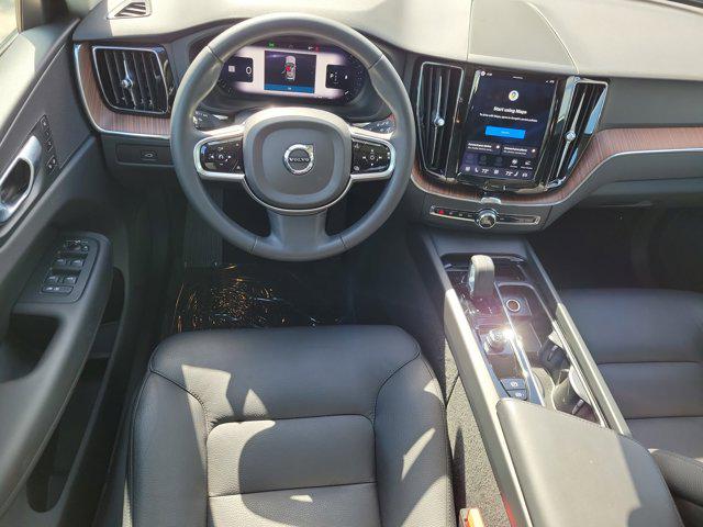 2024 Volvo XC60 B5 Plus Dark Theme