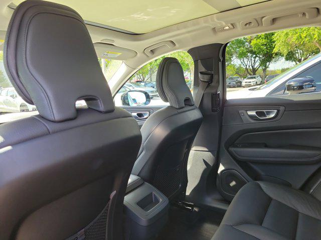 2024 Volvo XC60 B5 Plus Dark Theme