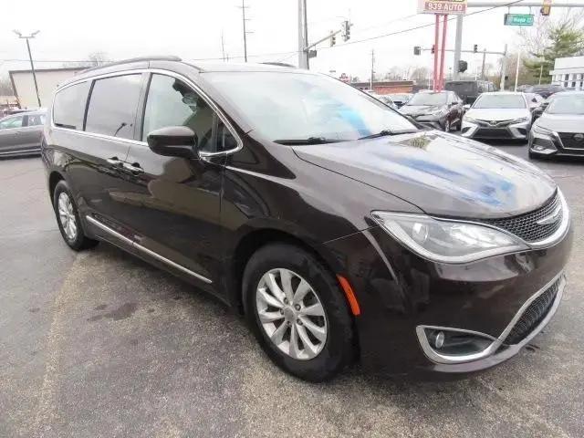 2017 Chrysler Pacifica Touring-L for sale in Fairfield, OH