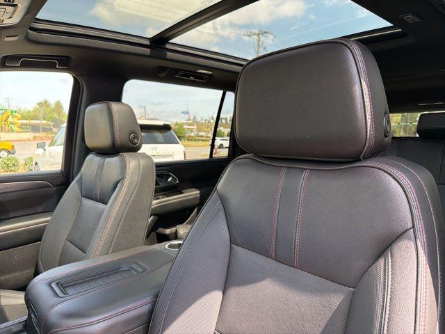 2023 Chevrolet Suburban 4WD RST