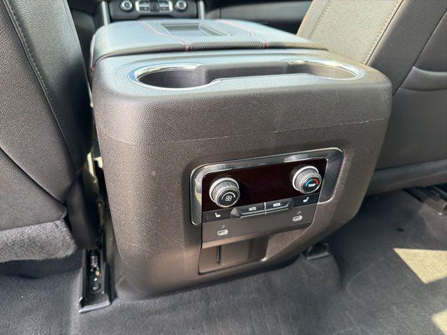 2023 Chevrolet Suburban 4WD RST