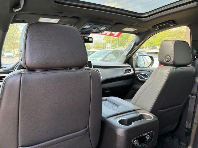 2023 Chevrolet Suburban 4WD RST