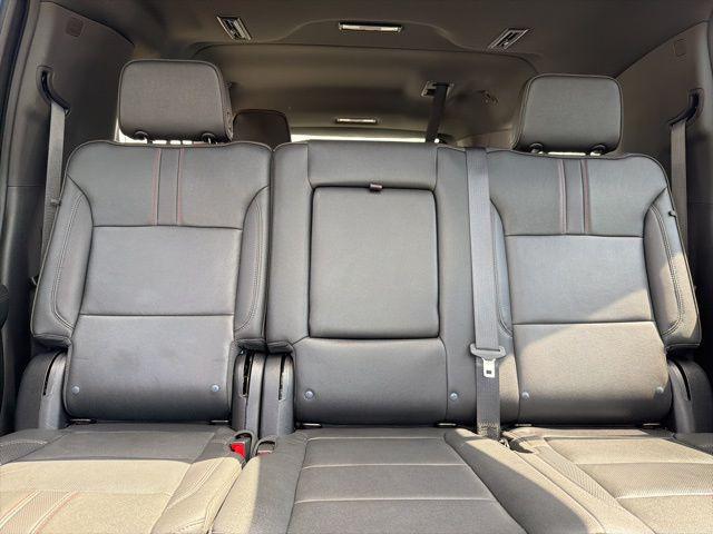 2023 Chevrolet Suburban 4WD RST