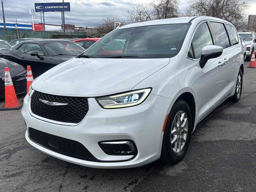 Bright White Clearcoat 2023 Chrysler Pacifica Touring L FWD Minivan Front-Wheel Drive Automatic
