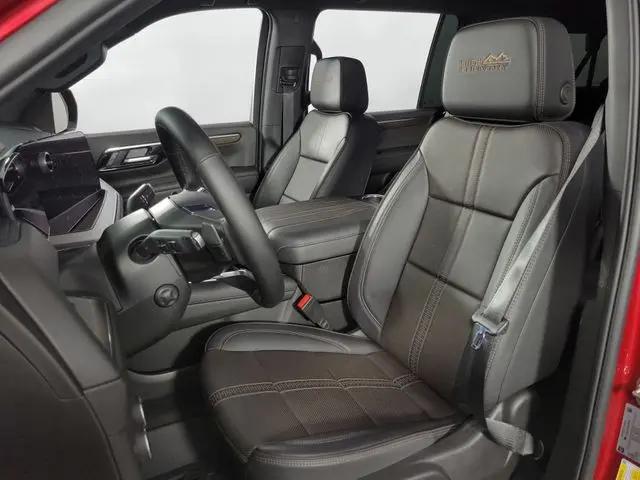 2025 Chevrolet Suburban 4WD High Country