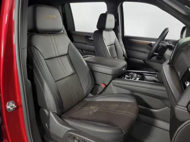 2025 Chevrolet Suburban 4WD High Country