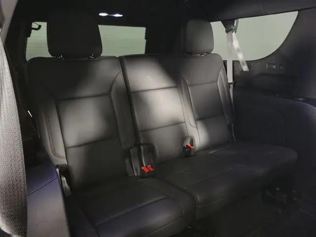 2025 Chevrolet Suburban 4WD High Country