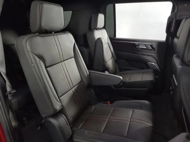 2025 Chevrolet Suburban 4WD High Country