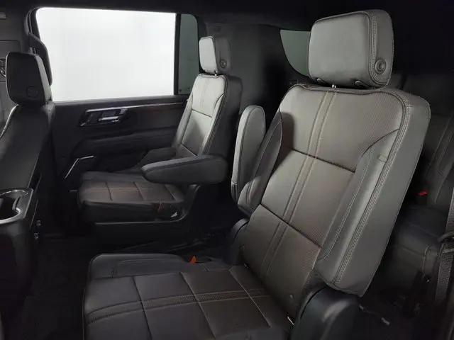 2025 Chevrolet Suburban 4WD High Country