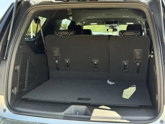 2026 Chevrolet Suburban LS, RWD