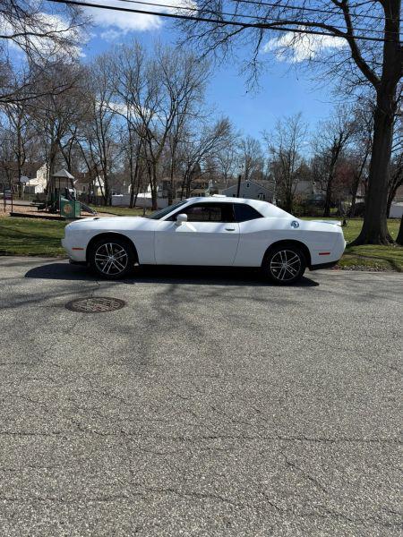 2019 Dodge Challenger SXT AWD
