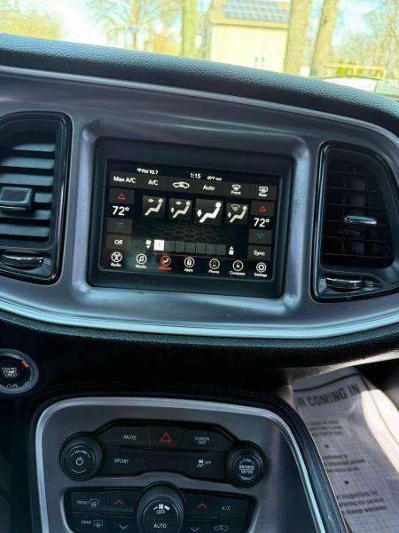 2019 Dodge Challenger SXT AWD