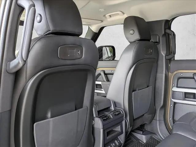 2022 Land Rover Defender 110 S
