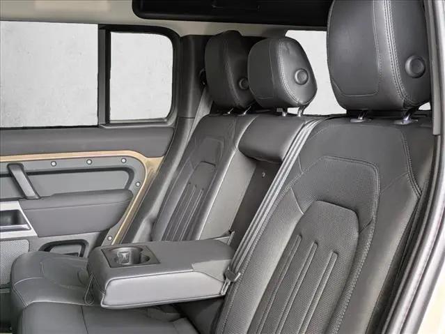 2022 Land Rover Defender 110 S