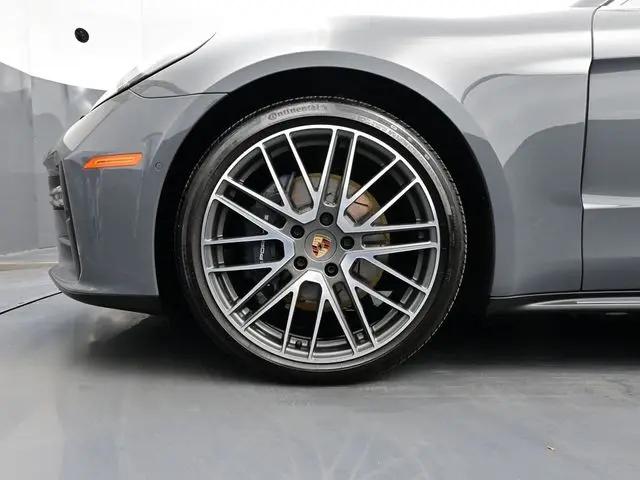 2025 Porsche Panamera 4