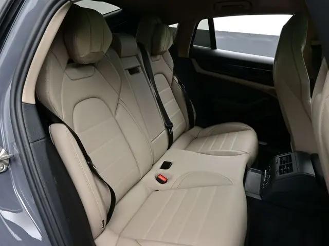 2025 Porsche Panamera 4